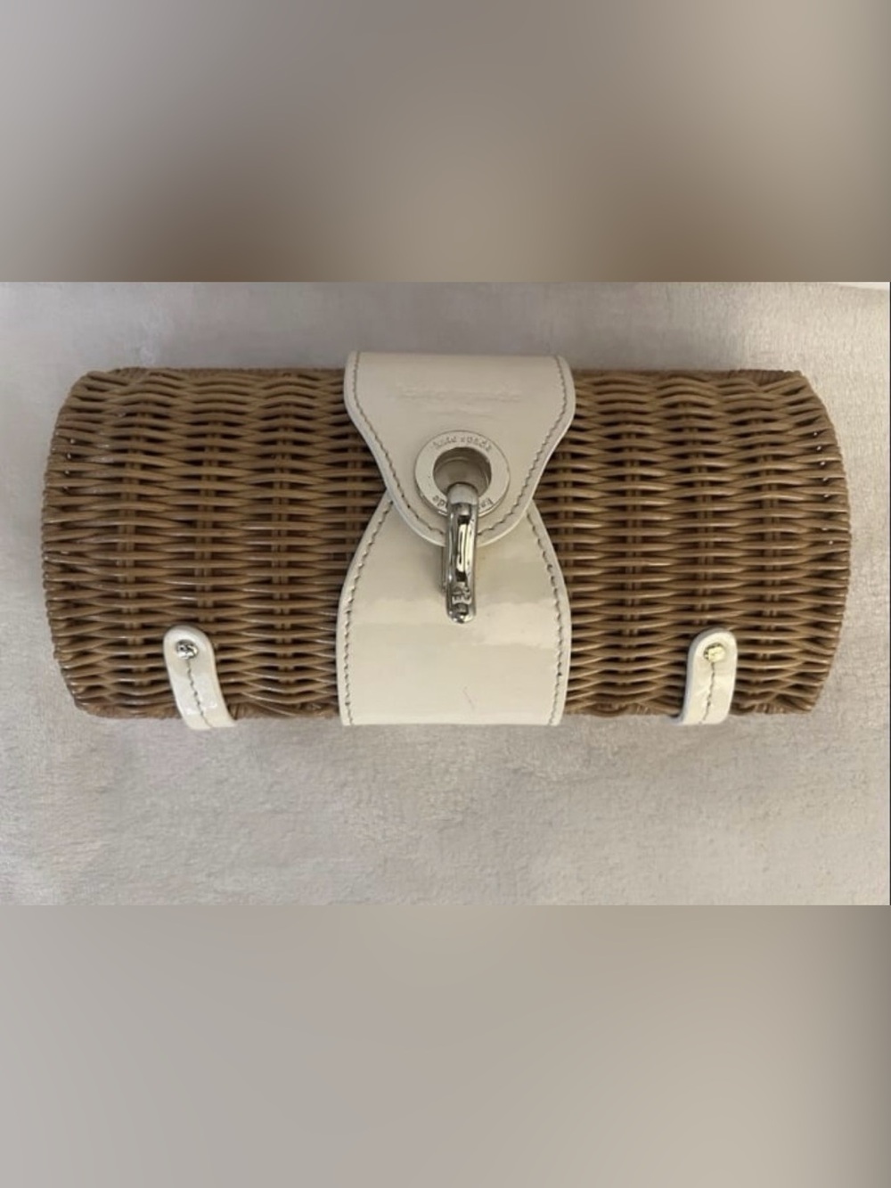 🩷 Kate Spade Vintage Wicker & Cream Patent Leather Clutch /
Lock Closure🩷